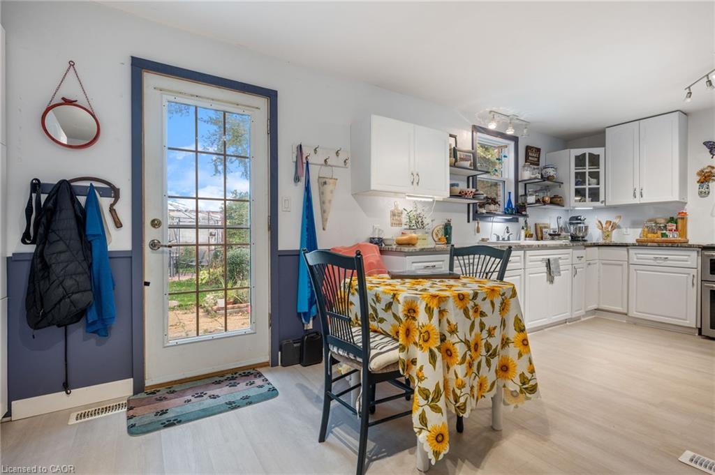 30 Bee Street, Booth'S Harbour, ON - Indoor