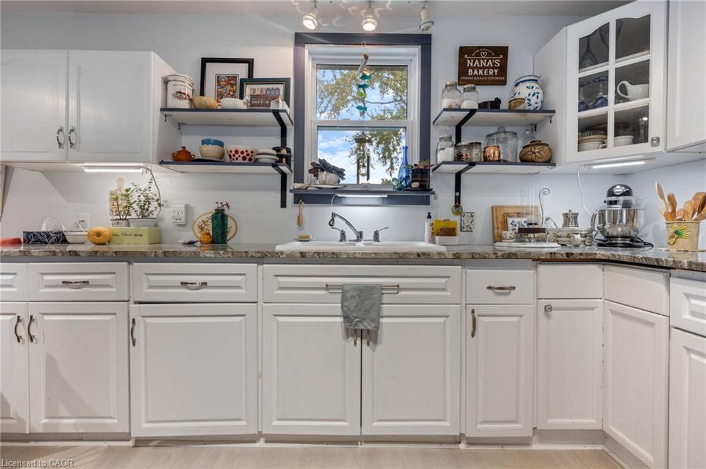 30 Bee Street, Booth'S Harbour, ON - Indoor Photo Showing Kitchen With Upgraded Kitchen
