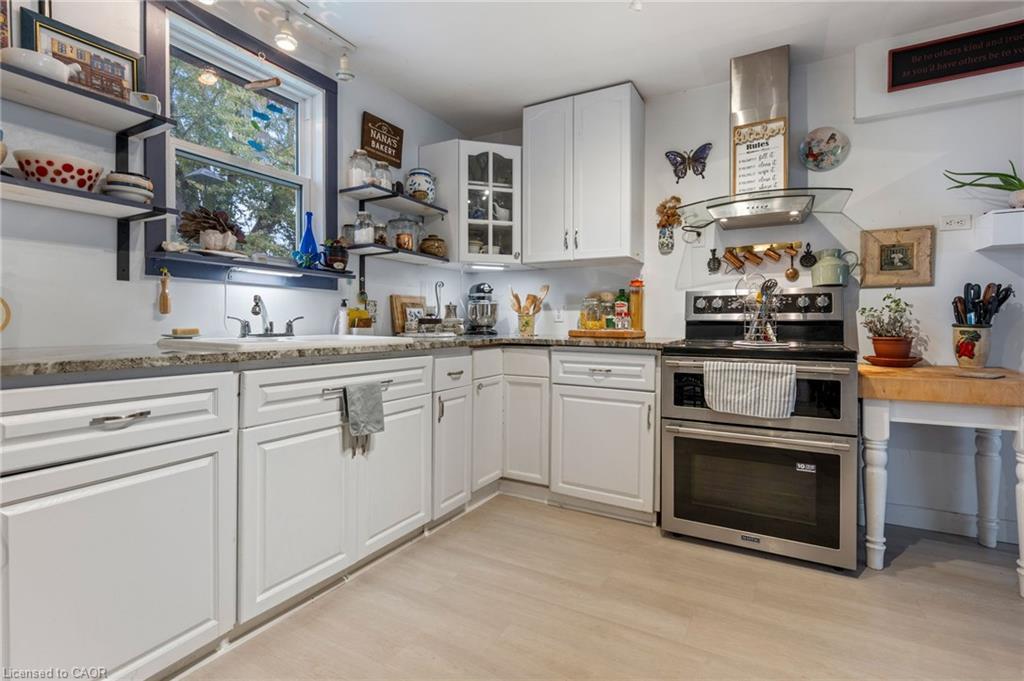 30 Bee Street, Booth'S Harbour, ON - Indoor Photo Showing Kitchen With Upgraded Kitchen
