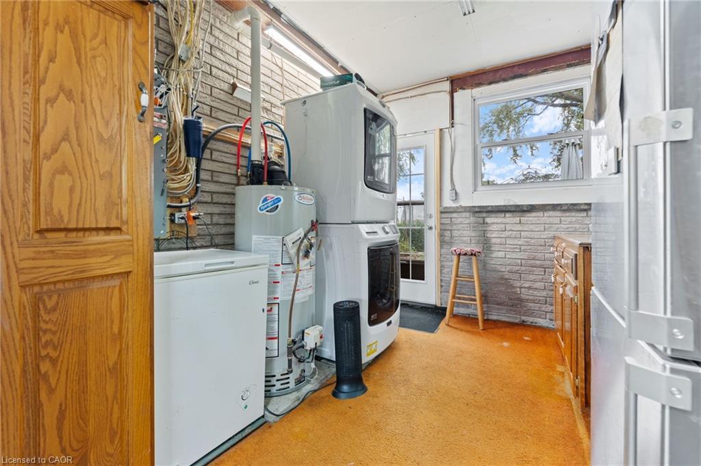 30 Bee Street, Booth'S Harbour, ON - Indoor Photo Showing Laundry Room