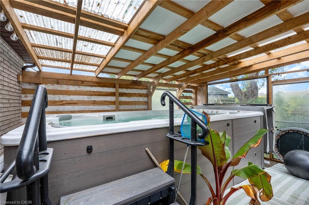 30 Bee Street, Booth'S Harbour, ON - Photo Showing Other Room