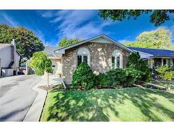 280 Wendover Drive  Hamilton, ON L9C 5X8