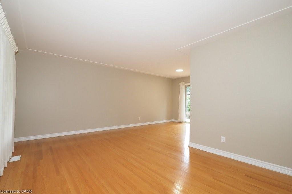 15 Niagara Road, Kitchener, ON - Indoor Photo Showing Other Room