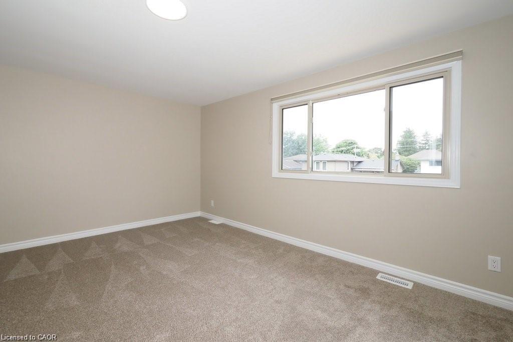 15 Niagara Road, Kitchener, ON - Indoor Photo Showing Other Room