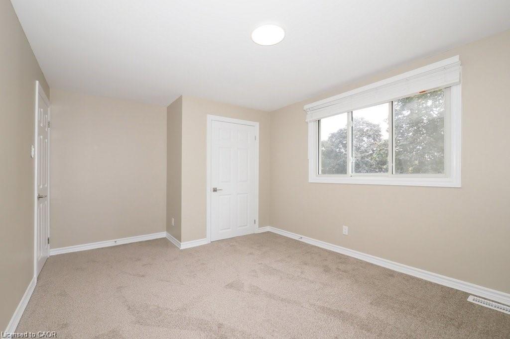 15 Niagara Road, Kitchener, ON - Indoor Photo Showing Other Room