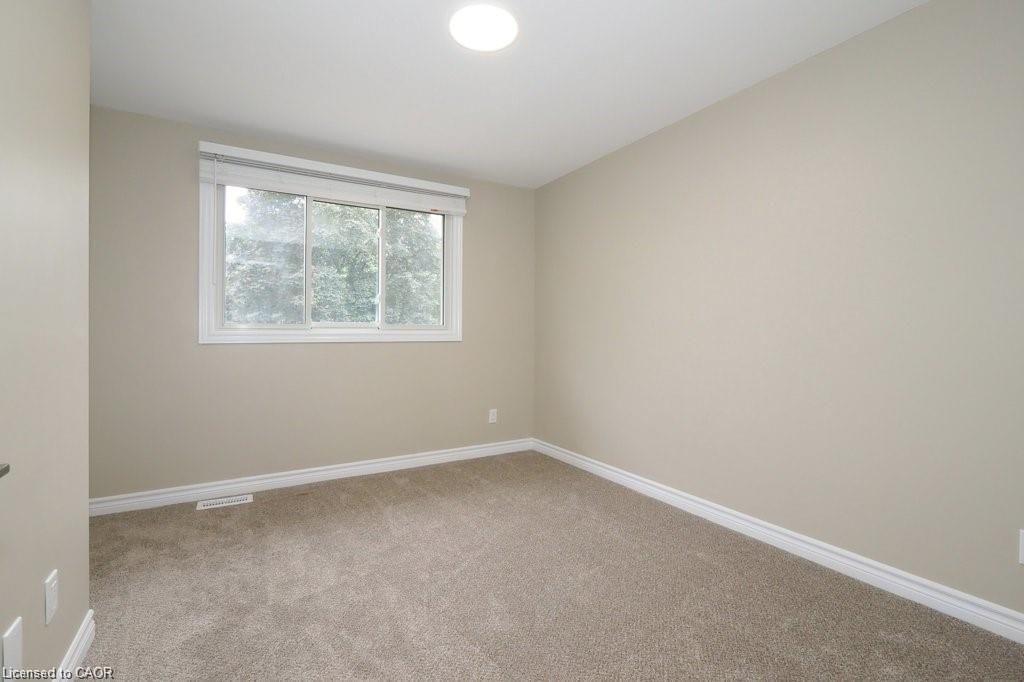 15 Niagara Road, Kitchener, ON - Indoor Photo Showing Other Room
