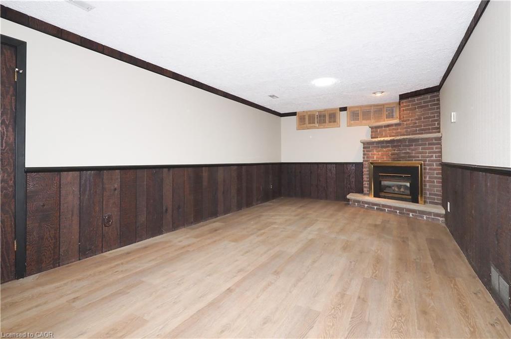15 Niagara Road, Kitchener, ON - Indoor With Fireplace