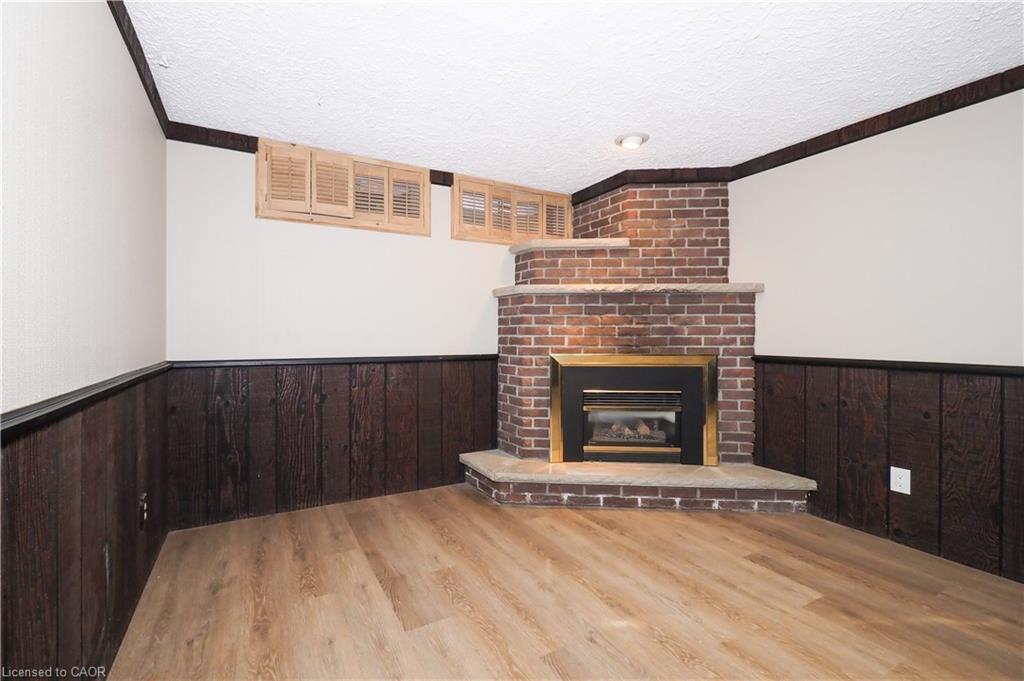 15 Niagara Road, Kitchener, ON - Indoor With Fireplace