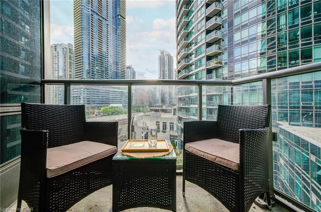 608-361 Front Street W, Toronto, ON - Outdoor