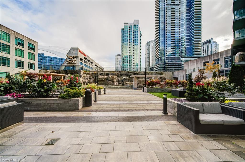 608-361 Front Street W, Toronto, ON - Outdoor