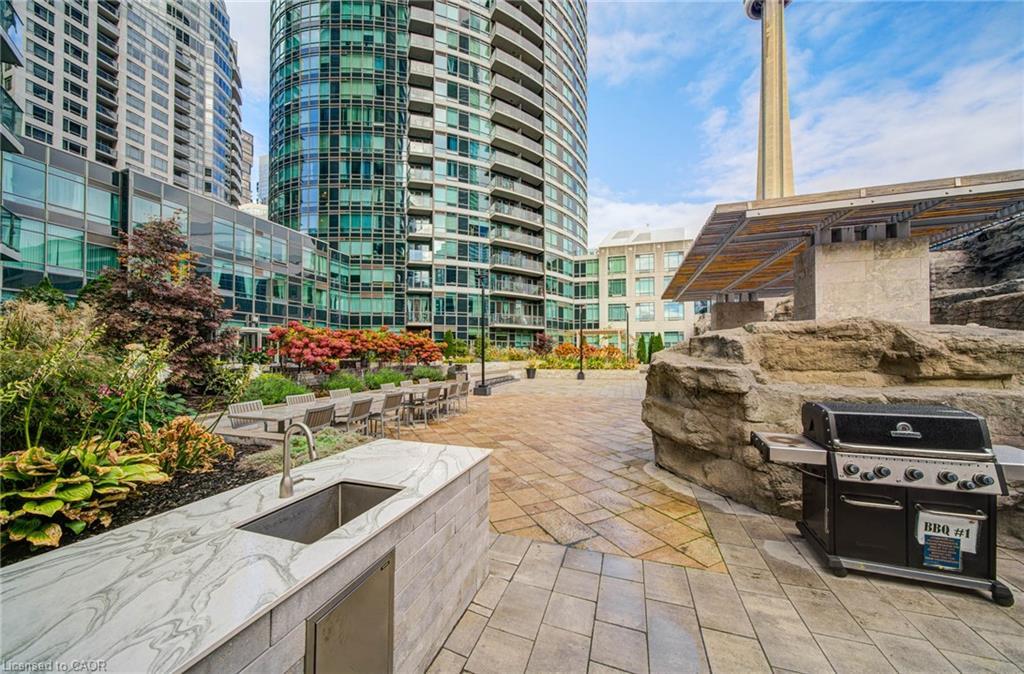 608-361 Front Street W, Toronto, ON - Outdoor With Facade