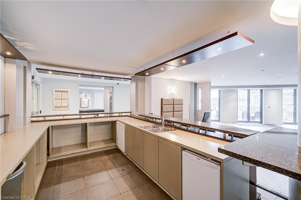 608-361 Front Street W, Toronto, ON - Indoor Photo Showing Kitchen With Double Sink With Upgraded Kitchen