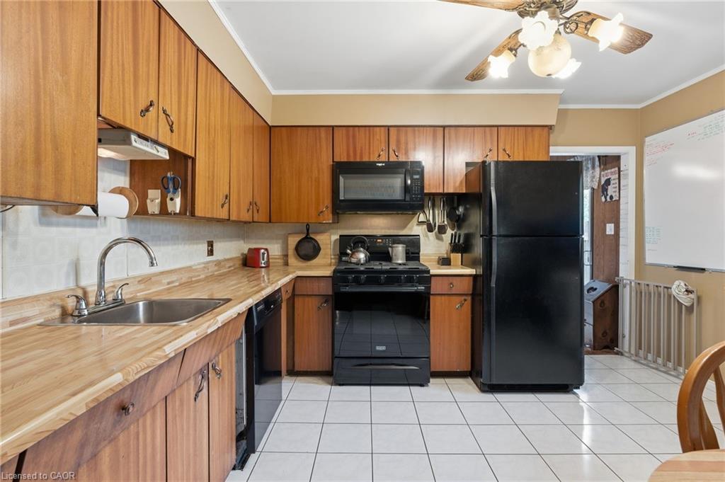1470 Barron Road, Thorold, ON - Indoor Photo Showing Kitchen