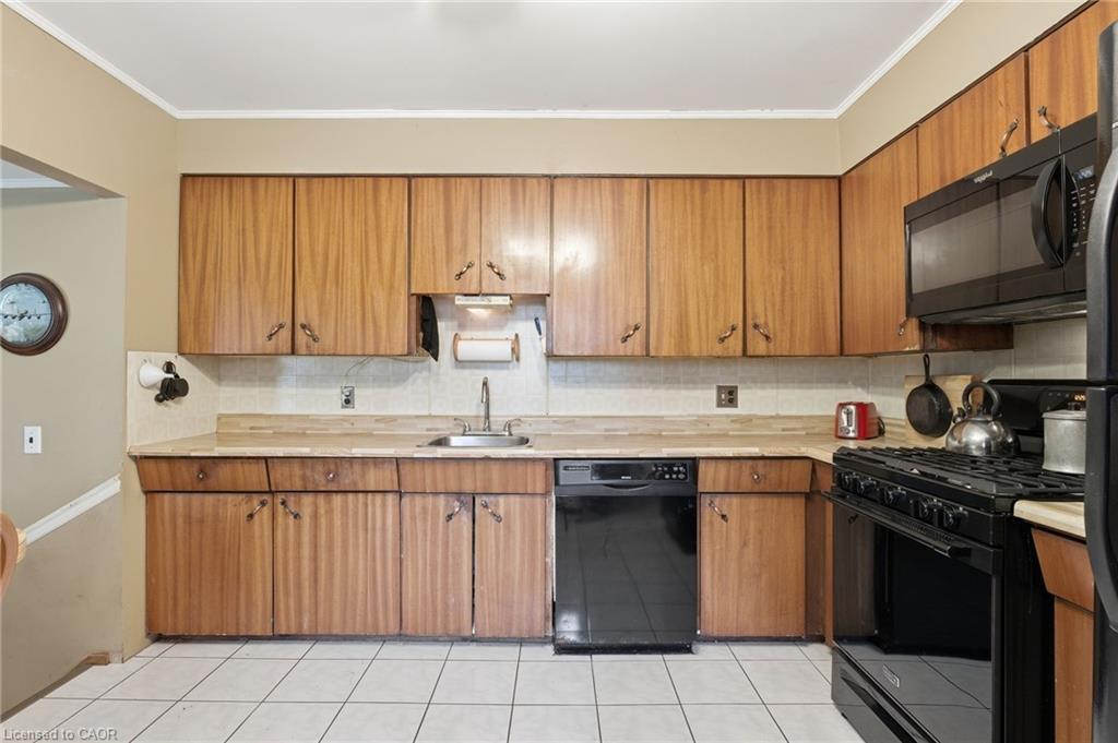 1470 Barron Road, Thorold, ON - Indoor Photo Showing Kitchen