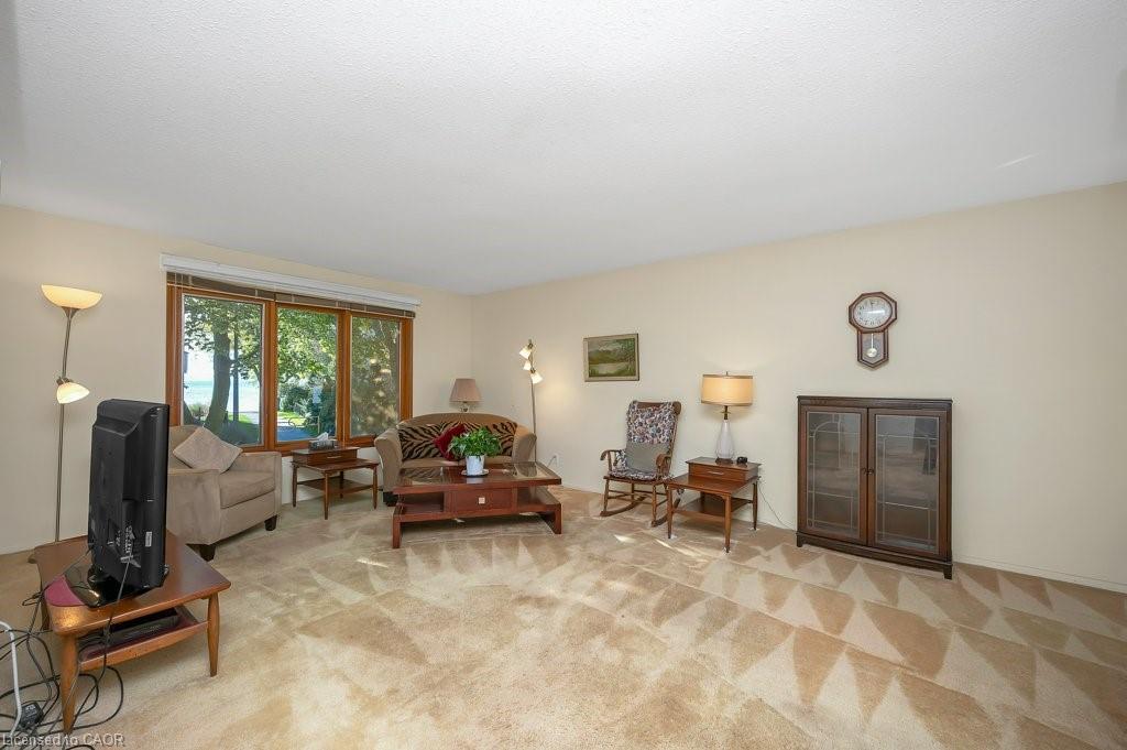 2063 Waters Edge Drive, Oakville, ON - Indoor Photo Showing Living Room
