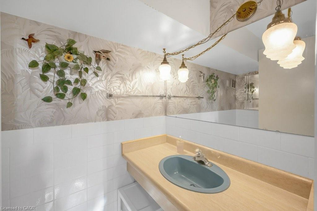 2063 Waters Edge Drive, Oakville, ON - Indoor Photo Showing Bathroom