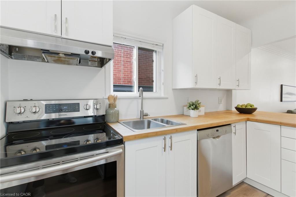 78 Delena Avenue N, Hamilton, ON - Indoor Photo Showing Kitchen With Double Sink