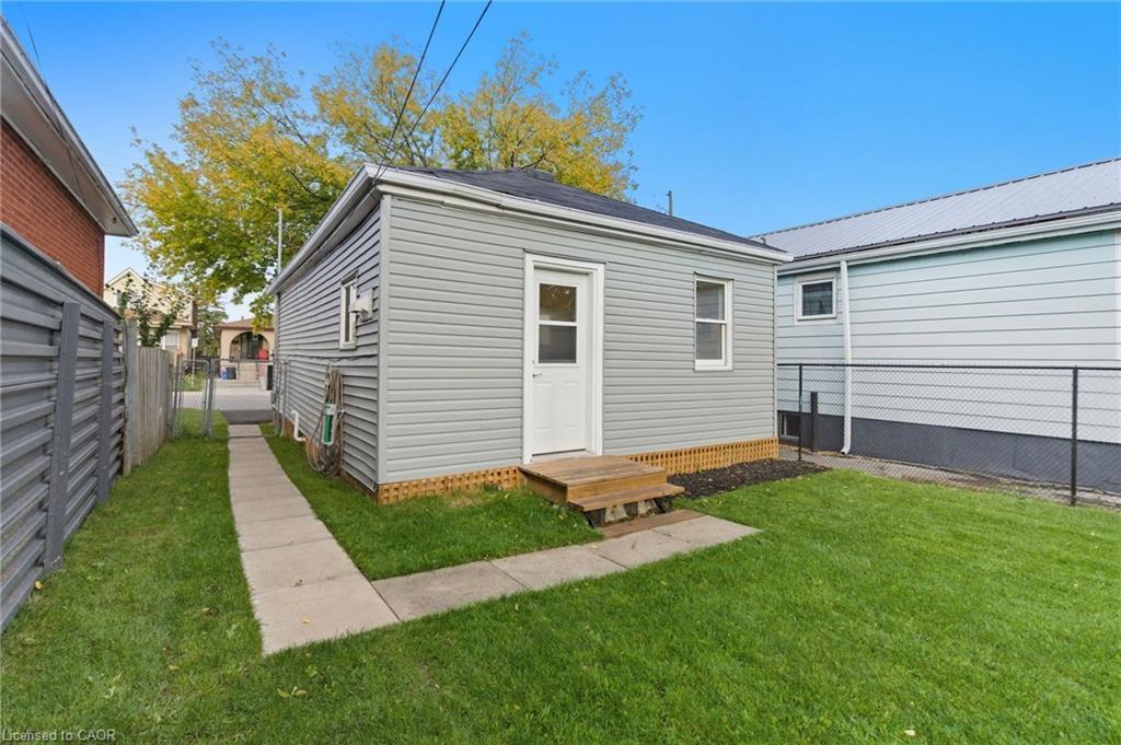 78 Delena Avenue N, Hamilton, ON - Outdoor With Exterior