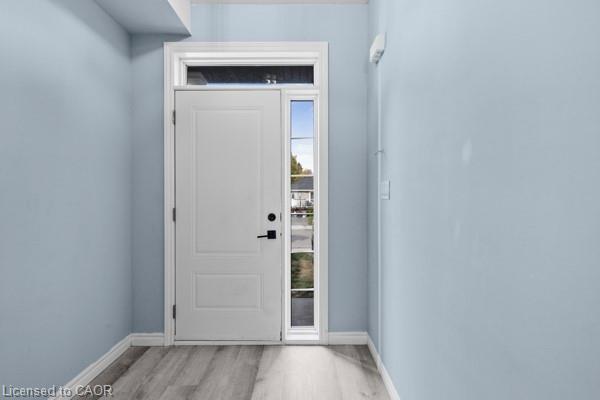 37 Delena Avenue S, Hamilton, ON - Indoor Photo Showing Other Room