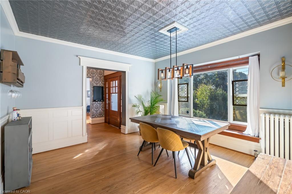 153 Geneva Street, St. Catharines, ON - Indoor Photo Showing Dining Room