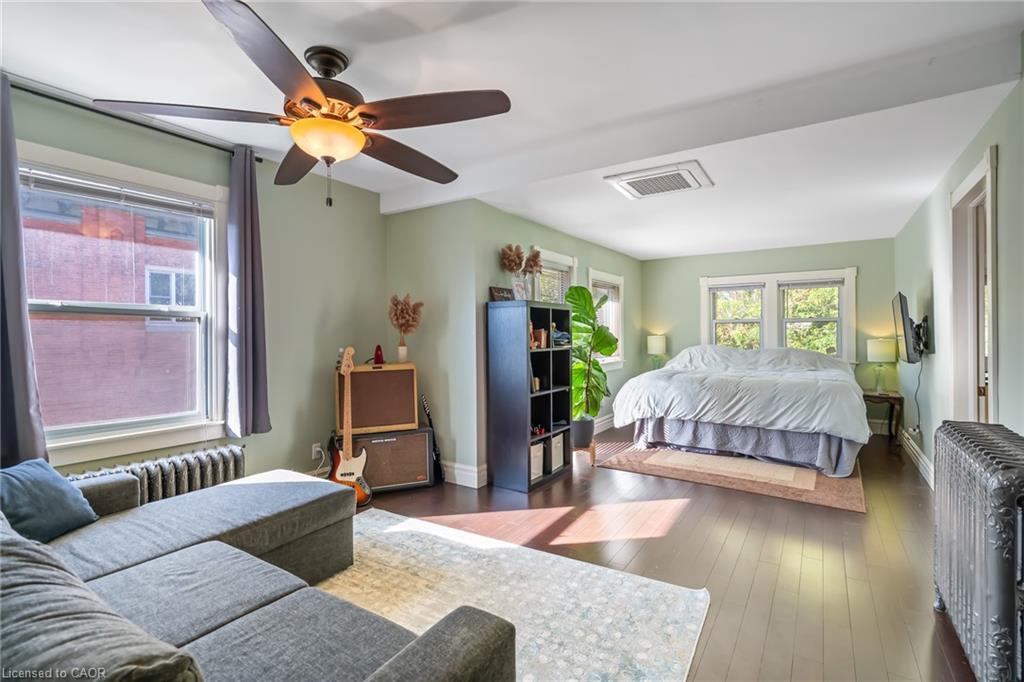 153 Geneva Street, St. Catharines, ON - Indoor Photo Showing Bedroom