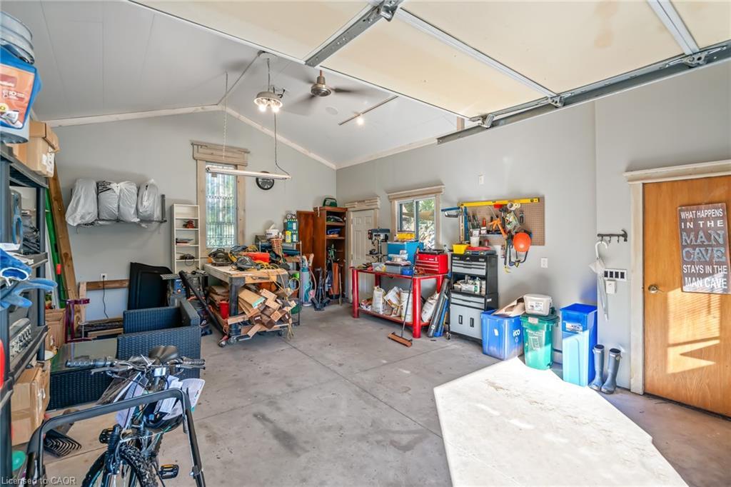 153 Geneva Street, St. Catharines, ON - Indoor Photo Showing Garage