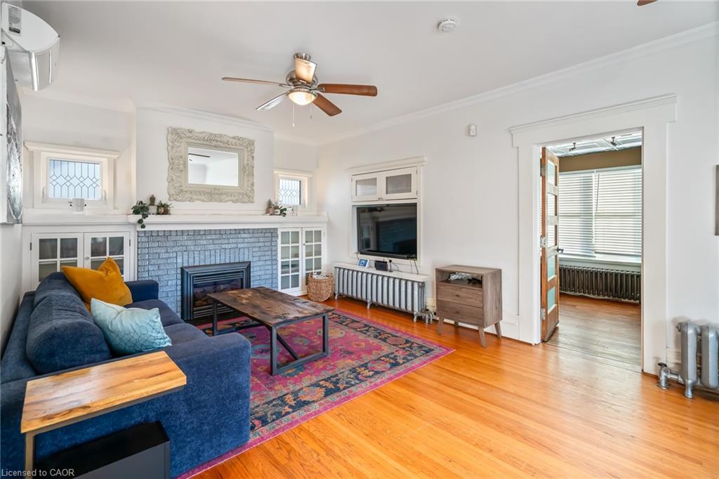 153 Geneva Street, St. Catharines, ON - Indoor Photo Showing Living Room With Fireplace