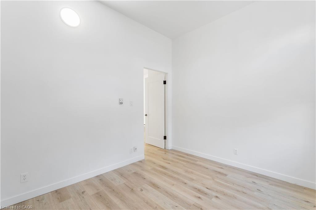 2-80 East Avenue S, Hamilton, ON - Indoor Photo Showing Other Room