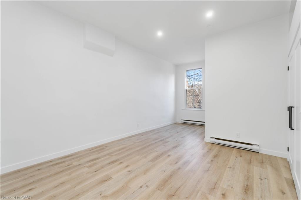 2-80 East Avenue S, Hamilton, ON - Indoor Photo Showing Other Room