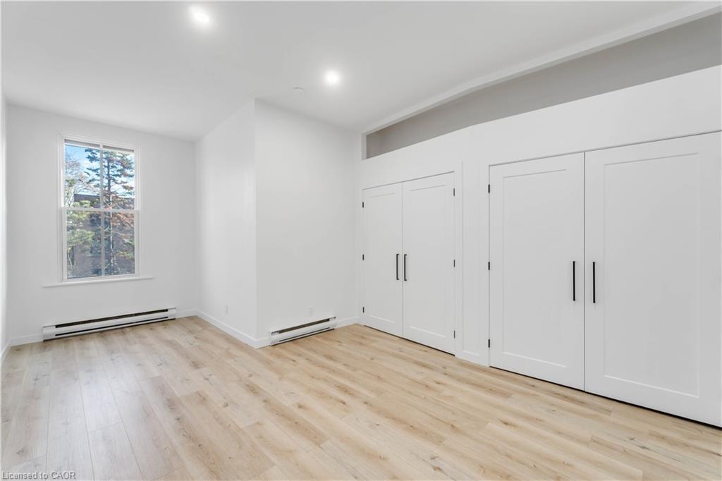 2-80 East Avenue S, Hamilton, ON - Indoor Photo Showing Other Room