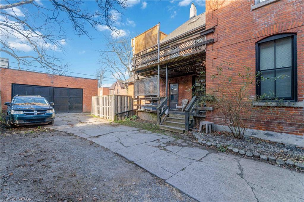 2-80 East Avenue S, Hamilton, ON - Outdoor