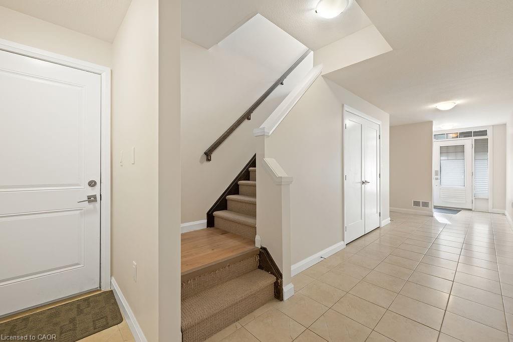 33-1169 Garner Road E, Ancaster, ON - Indoor Photo Showing Other Room