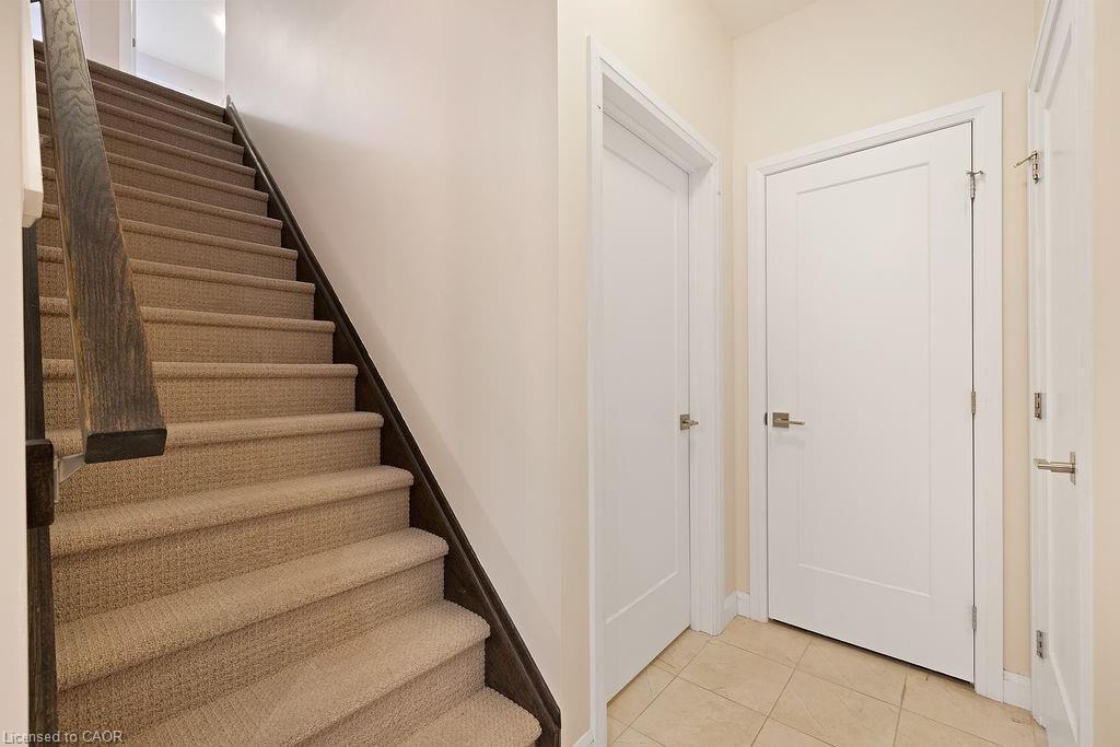 33-1169 Garner Road E, Ancaster, ON - Indoor Photo Showing Other Room