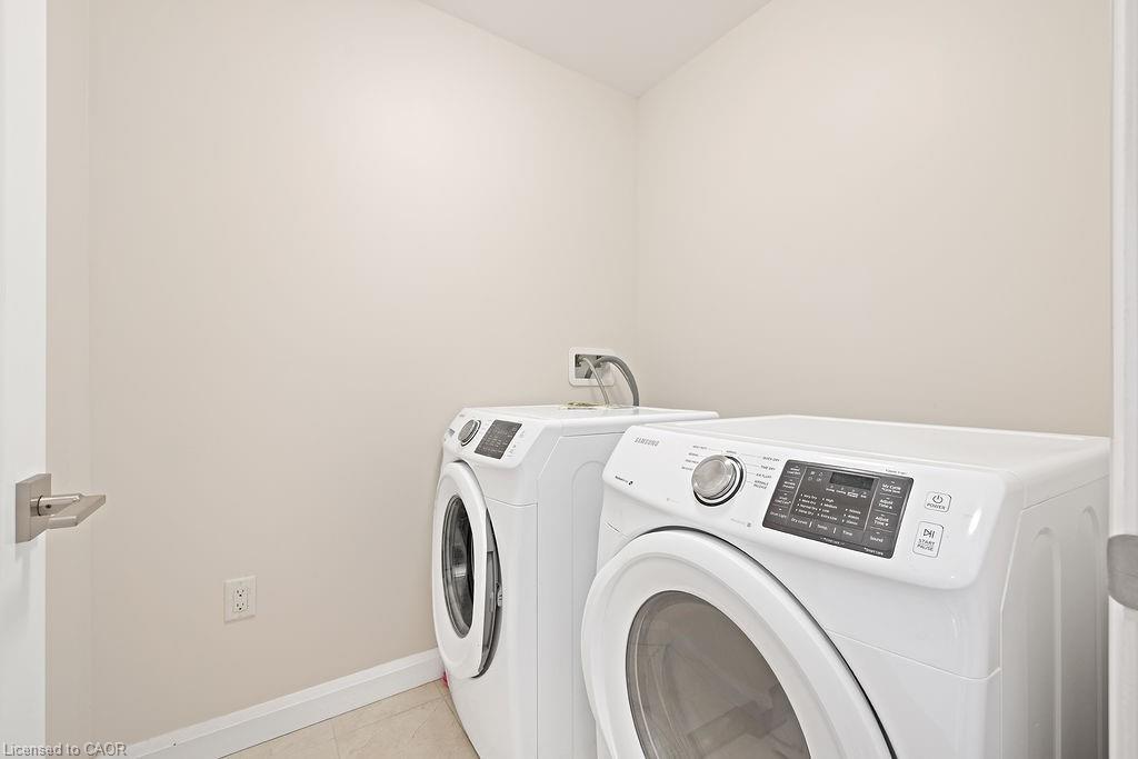 33-1169 Garner Road E, Ancaster, ON - Indoor Photo Showing Laundry Room