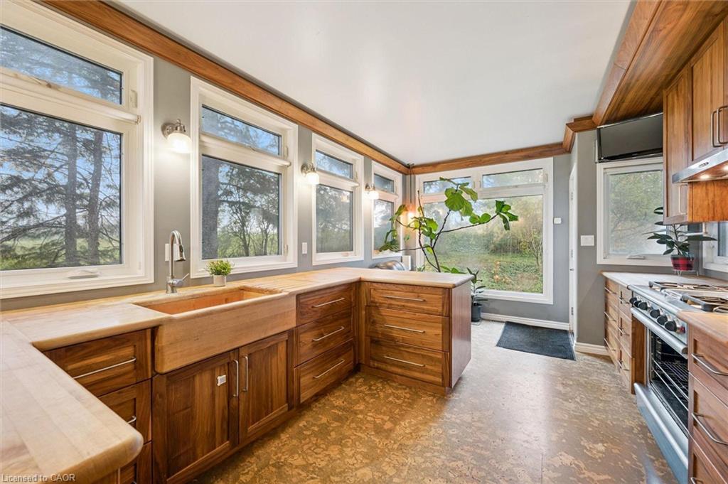 500 Watson Parkway S, Guelph, ON - Indoor Photo Showing Kitchen