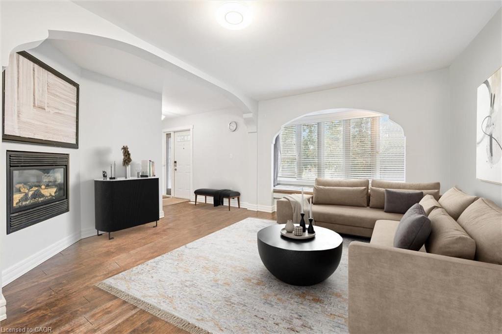 500 Watson Parkway S, Guelph, ON - Indoor Photo Showing Living Room With Fireplace