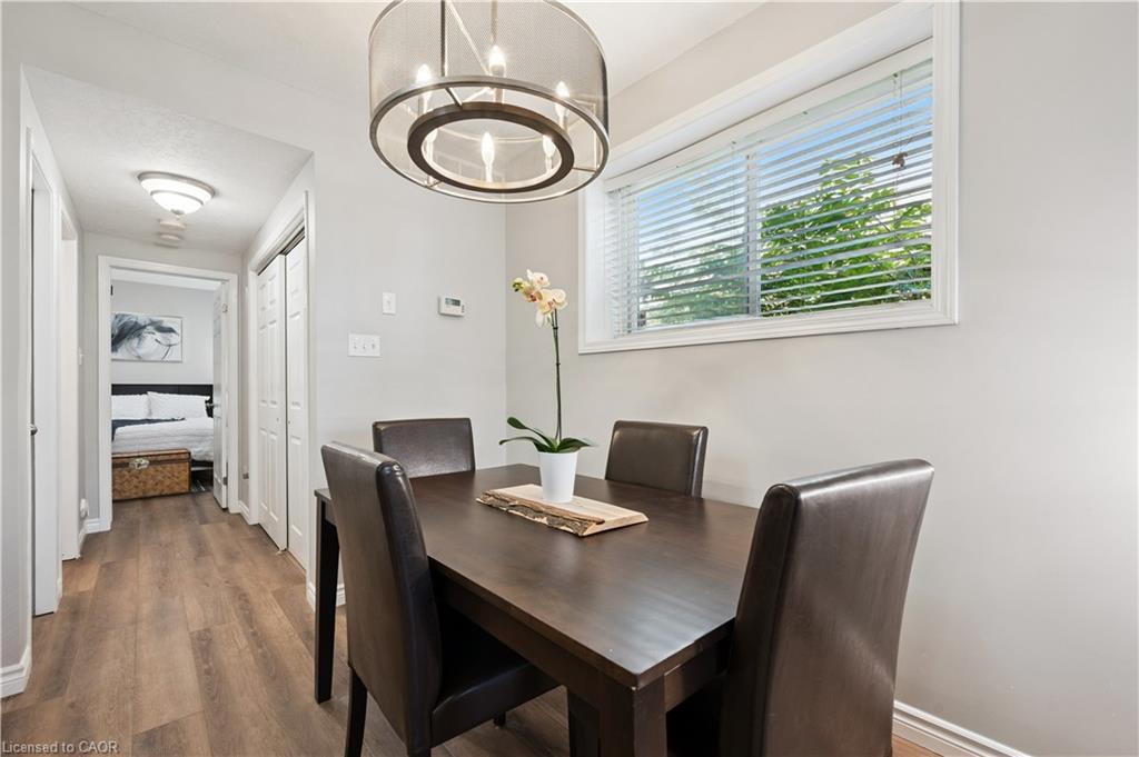 9D-50 Howe Drive, Kitchener, ON - Indoor Photo Showing Dining Room