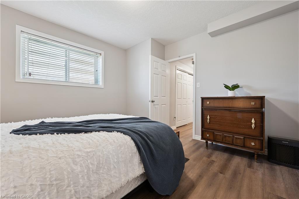 9D-50 Howe Drive, Kitchener, ON - Indoor Photo Showing Bedroom
