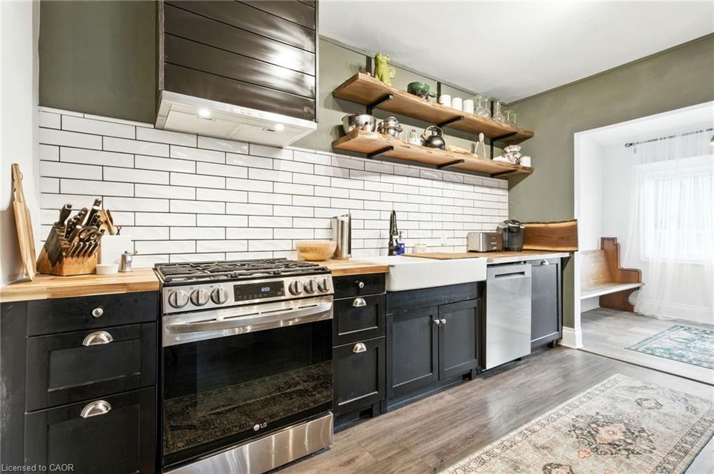 12 Francis Street, Hamilton, ON - Indoor Photo Showing Kitchen With Upgraded Kitchen