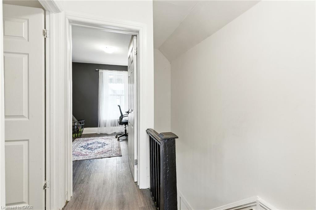 12 Francis Street, Hamilton, ON - Indoor Photo Showing Other Room