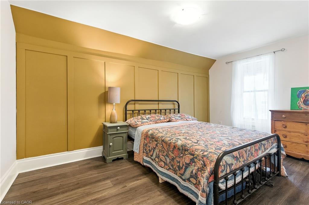 12 Francis Street, Hamilton, ON - Indoor Photo Showing Bedroom