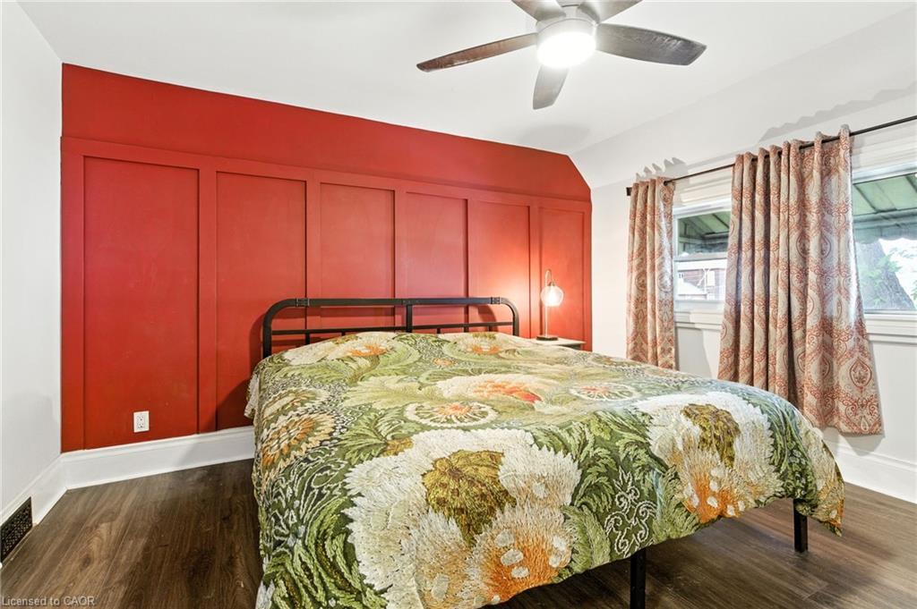 12 Francis Street, Hamilton, ON - Indoor Photo Showing Bedroom