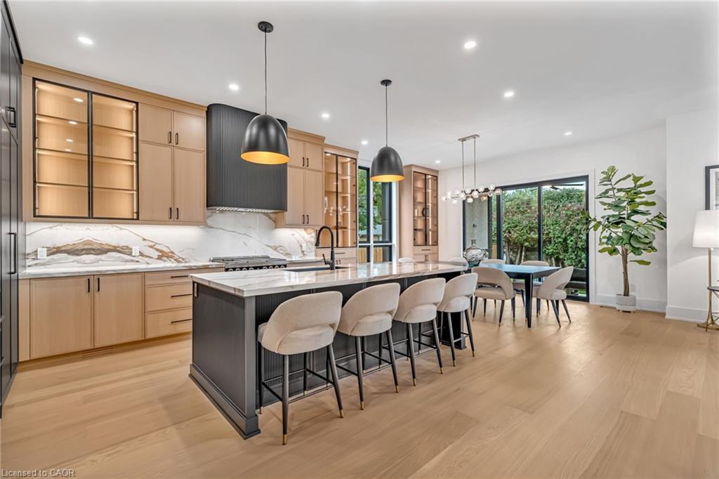 144 Mansfield Drive, Oakville, ON - Indoor