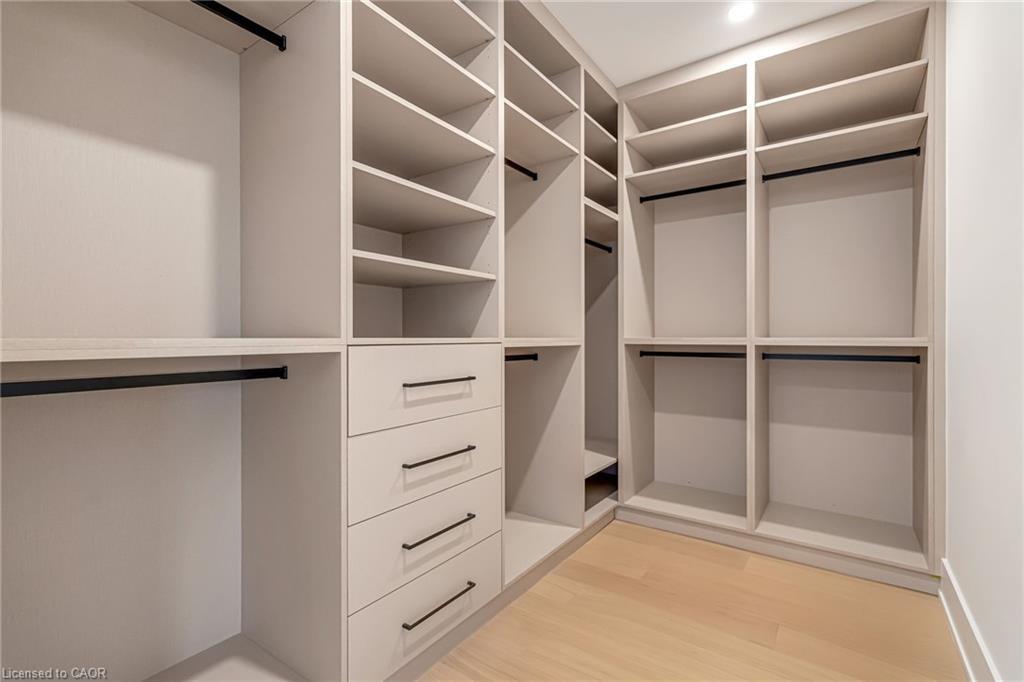 144 Mansfield Drive, Oakville, ON - Indoor With Storage