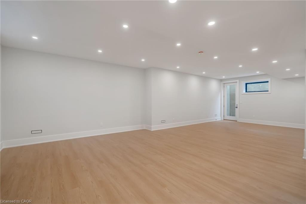 144 Mansfield Drive, Oakville, ON - Indoor Photo Showing Other Room