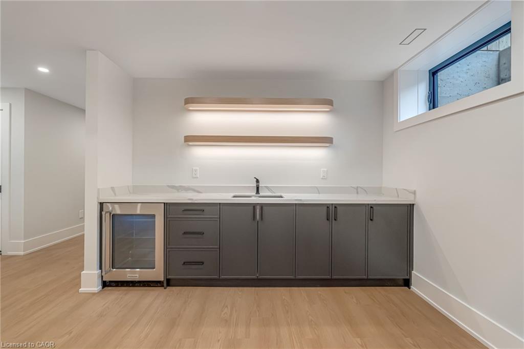 144 Mansfield Drive, Oakville, ON - Indoor