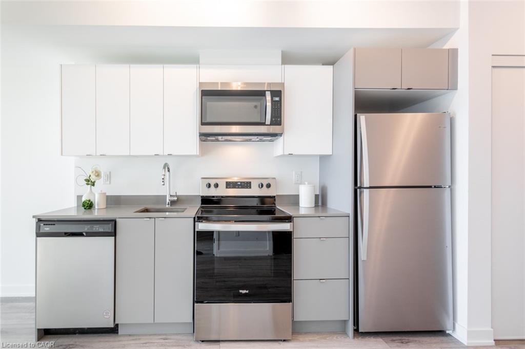 A401-3210 Dakota Common, Burlington, ON - Indoor Photo Showing Kitchen With Stainless Steel Kitchen