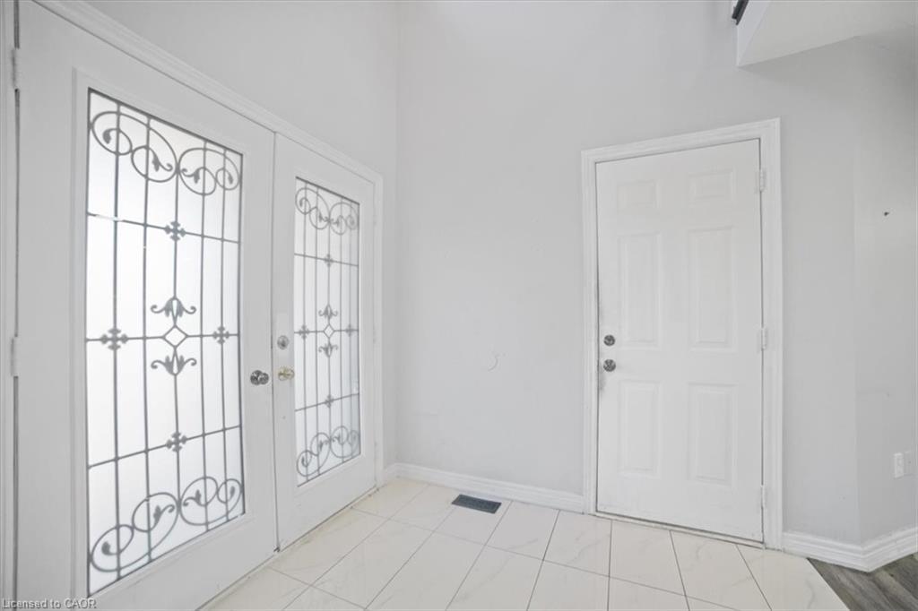 170 Southbrook Drive, Binbrook, ON - Indoor Photo Showing Other Room