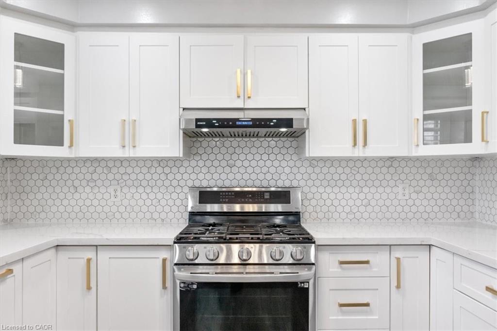 170 Southbrook Drive, Binbrook, ON - Indoor Photo Showing Kitchen
