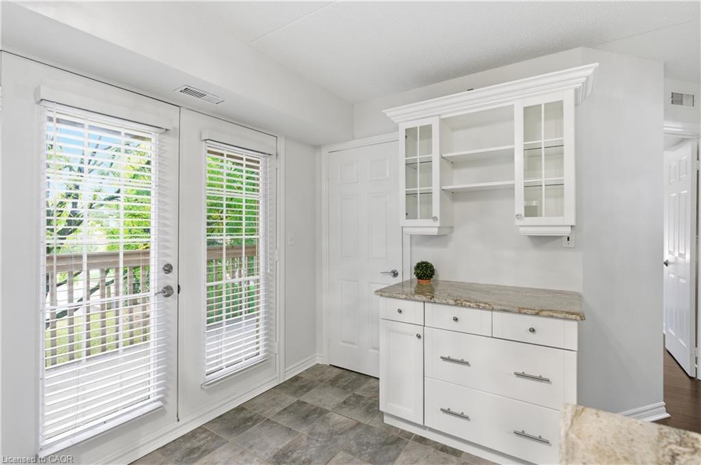 201-4013 Kilmer Drive, Burlington, ON - Indoor Photo Showing Other Room